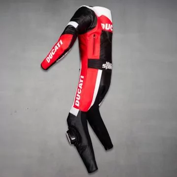 Rød og svart Ducati replika racingdrakt, venstre side