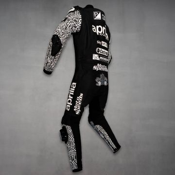 Aleix Espargaro Schwarzer Biker-Anzug Aprilia Wintertest 2022