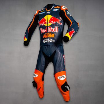 Brad Binder Full racing skinn KTM Red Bull MotoGP 2023 venstre visning