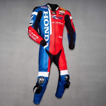 Iker Lecuona suit