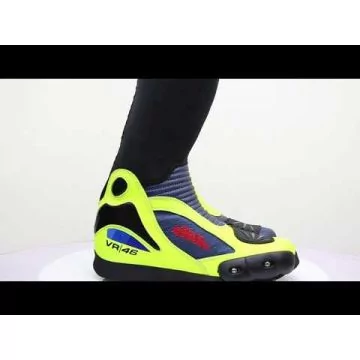 Valentino Rossi race boots Valentino Rossi Yamaha MotoGP 2017