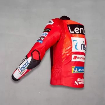 Blouson moto cuir rouge Marc Marquez Ducati 2025, vue du côté gauche